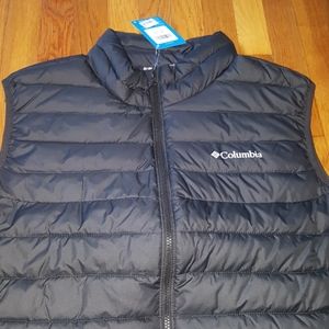 Columbia puffer vest NEW